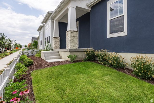 11192 S EASY BEE RD, South Jordan, UT 84009