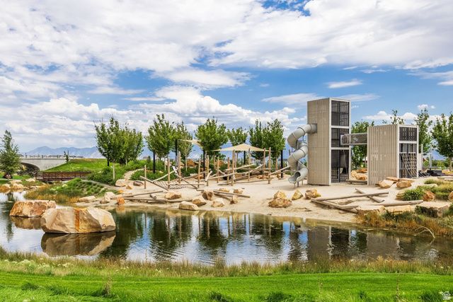 11192 S EASY BEE RD, South Jordan, UT 84009