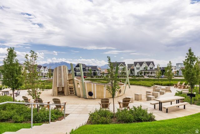 11192 S EASY BEE RD, South Jordan, UT 84009