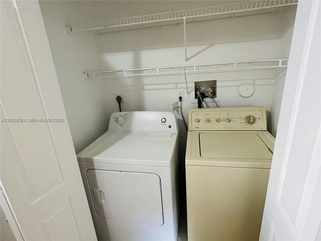 3449 NW 44th Street 108, Oakland Park, FL 33309