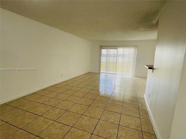 3449 NW 44th Street 108, Oakland Park, FL 33309
