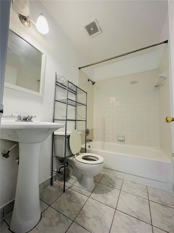 3449 NW 44th Street 108, Oakland Park, FL 33309