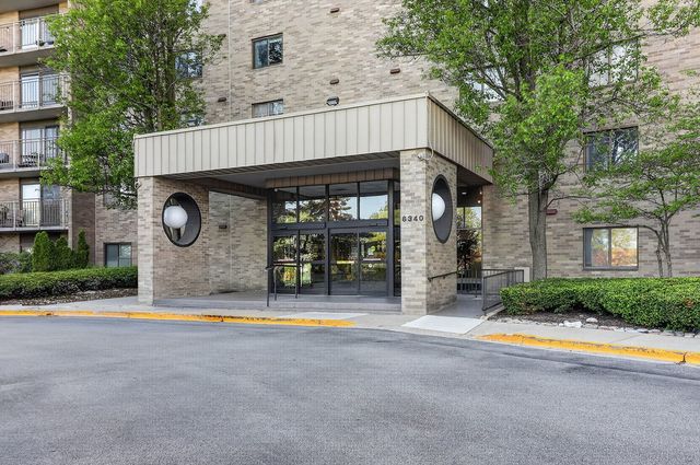 6340 AMERICANA Drive 606, Willowbrook, IL 60527