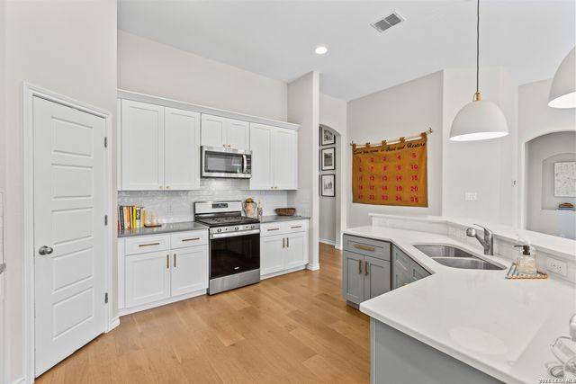 28210 VERSANT HLS, Boerne, TX 78015