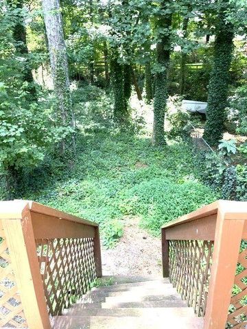 1013 Travelers Trail NW, Kennesaw, GA 30144