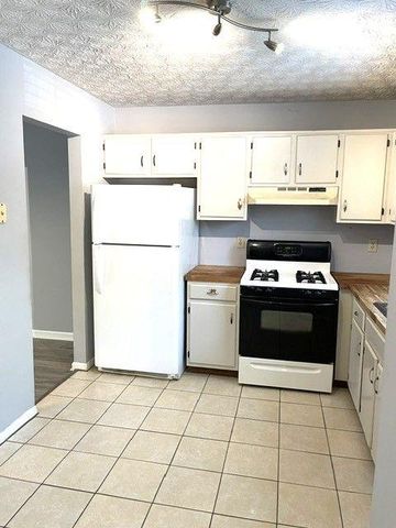 1013 Travelers Trail NW, Kennesaw, GA 30144