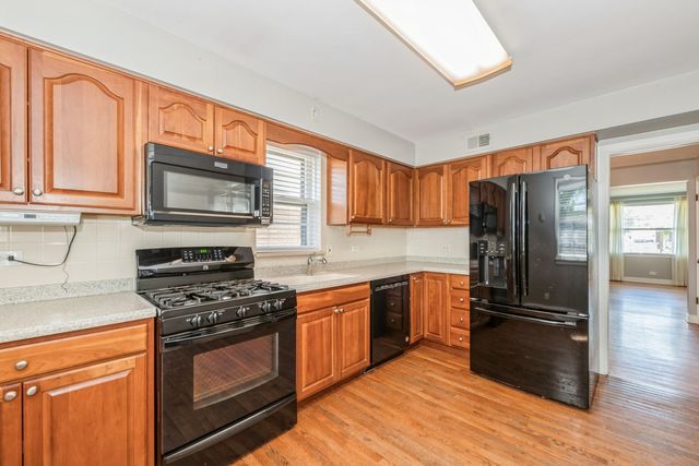 1919 Sunnyside Avenue, Westchester, IL 60154