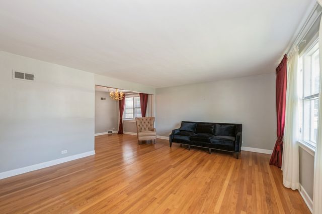 1919 Sunnyside Avenue, Westchester, IL 60154