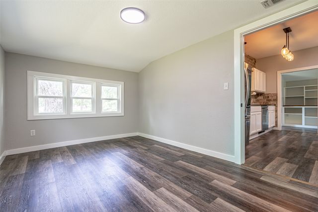 167 W Ross Street, Walnut Springs, TX 76690