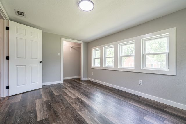 167 W Ross Street, Walnut Springs, TX 76690
