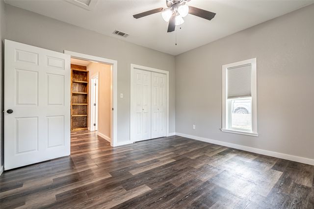 167 W Ross Street, Walnut Springs, TX 76690