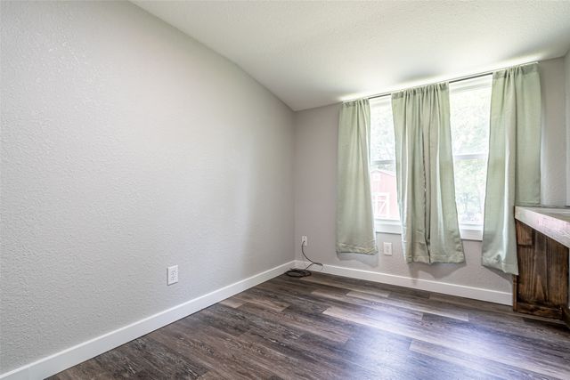 167 W Ross Street, Walnut Springs, TX 76690