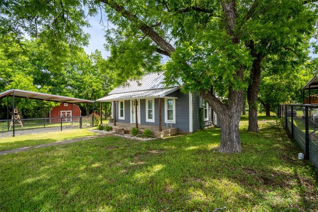 167 W Ross Street, Walnut Springs, TX 76690