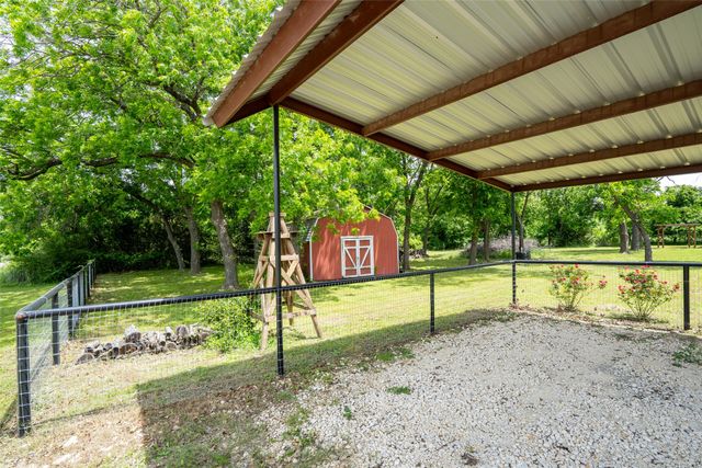 167 W Ross Street, Walnut Springs, TX 76690