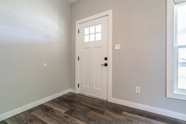 167 W Ross Street, Walnut Springs, TX 76690