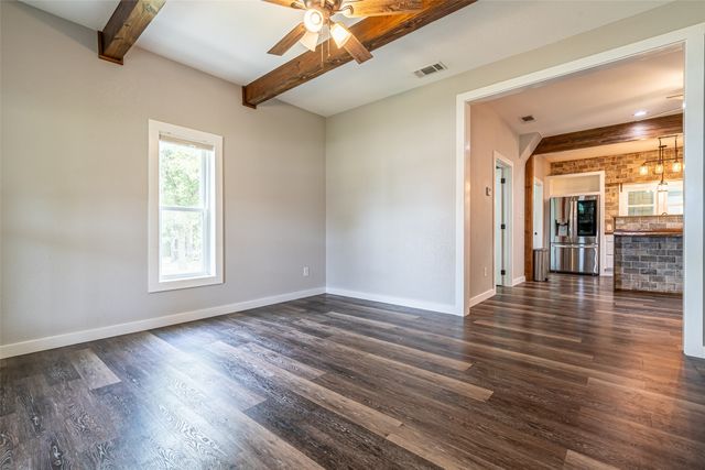 167 W Ross Street, Walnut Springs, TX 76690