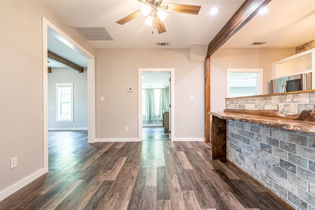 167 W Ross Street, Walnut Springs, TX 76690