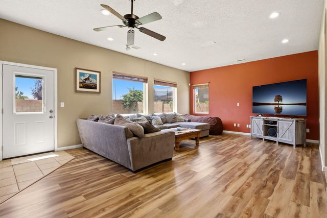 1460 Reynosa Loop SE, Rio Rancho, NM 87124