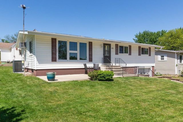 413 Lincoln, Parkersburg, IA 50665