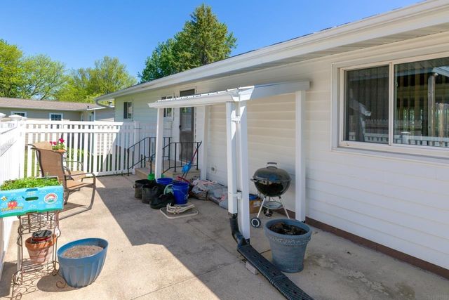 413 Lincoln, Parkersburg, IA 50665