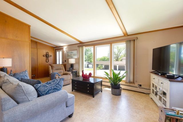 413 Lincoln, Parkersburg, IA 50665