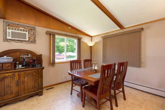 413 Lincoln, Parkersburg, IA 50665