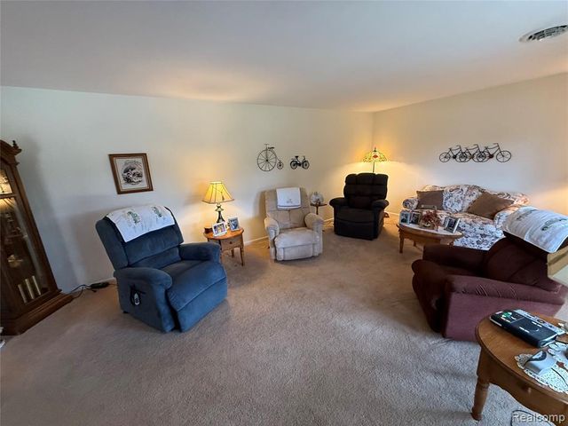 2770 N Dearing Road, Parma, MI 49269