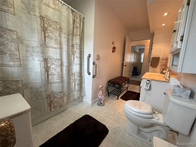 2770 N Dearing Road, Parma, MI 49269