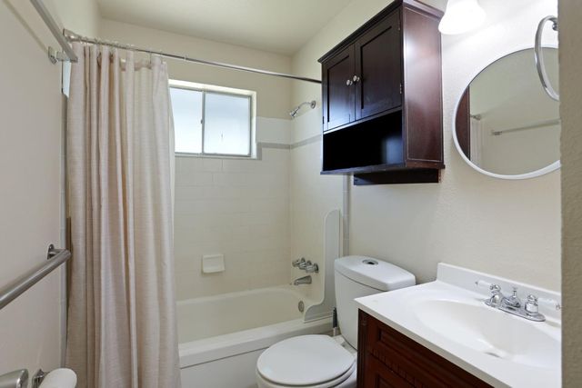 444 Raymond Dr, Ione, CA 95640