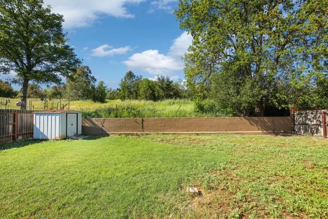 444 Raymond Dr, Ione, CA 95640