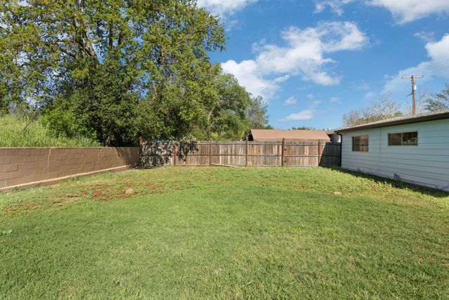 444 Raymond Dr, Ione, CA 95640