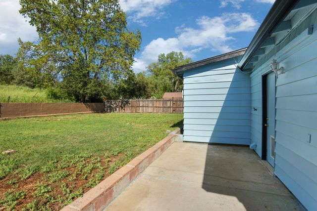 444 Raymond Dr, Ione, CA 95640