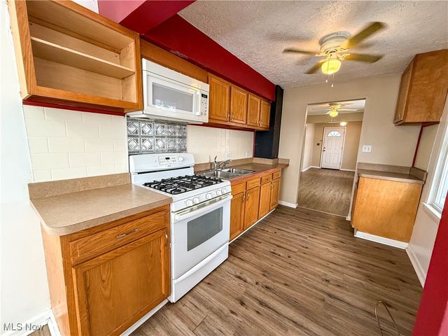 1578 Salem Avenue, Akron, OH 44306