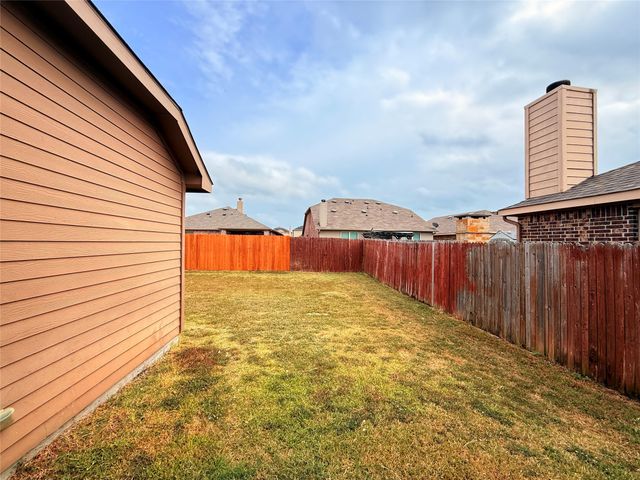 2106 Danibelle Drive, Forney, TX 75126