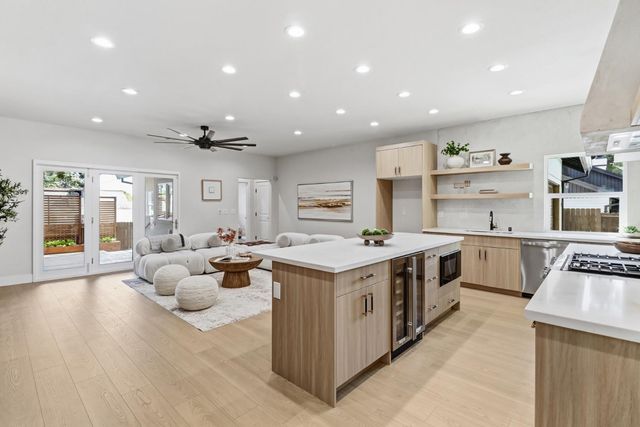 710 Hillcrest Ave, Roseville, CA 95678