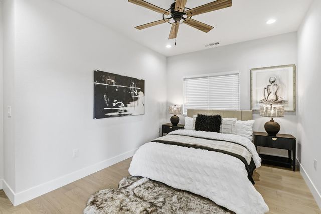 710 Hillcrest Ave, Roseville, CA 95678