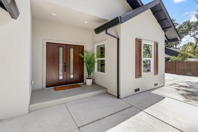 710 Hillcrest Ave, Roseville, CA 95678