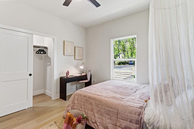 710 Hillcrest Ave, Roseville, CA 95678