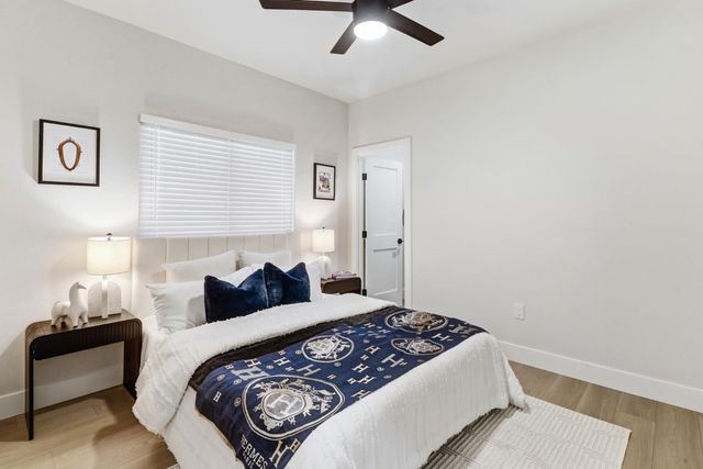 710 Hillcrest Ave, Roseville, CA 95678