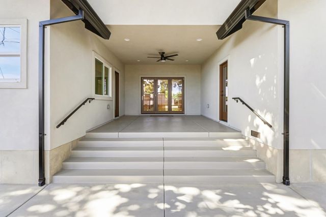 710 Hillcrest Ave, Roseville, CA 95678