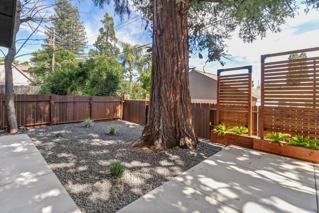 710 Hillcrest Ave, Roseville, CA 95678