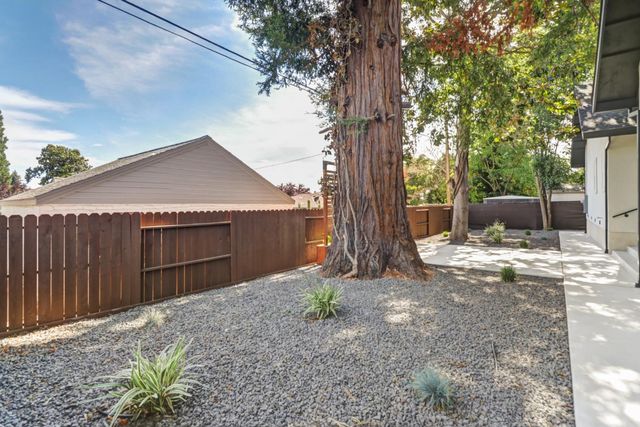 710 Hillcrest Ave, Roseville, CA 95678