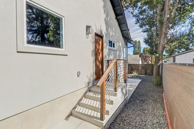 710 Hillcrest Ave, Roseville, CA 95678