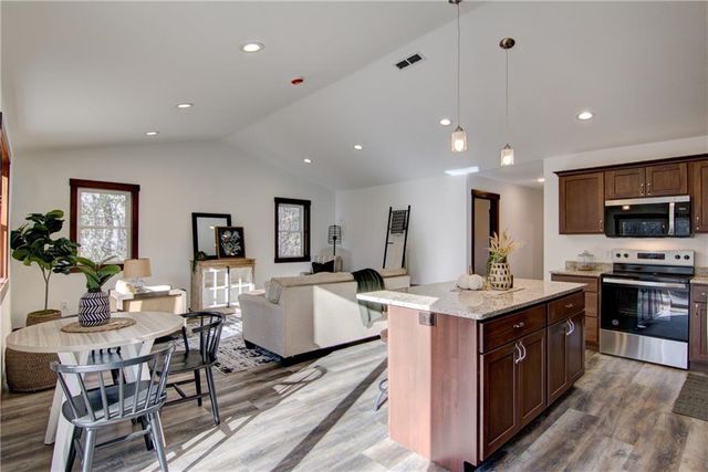 1836 Dorret Road, Eau Claire, WI 54703