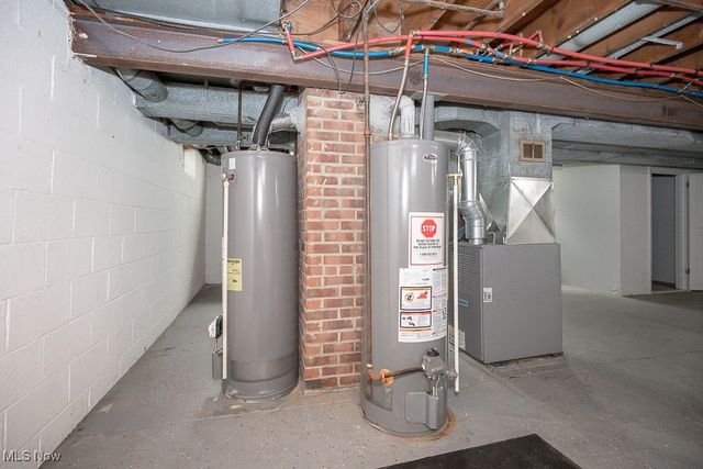 8027 Grand Division Avenue, Cleveland, OH 44125