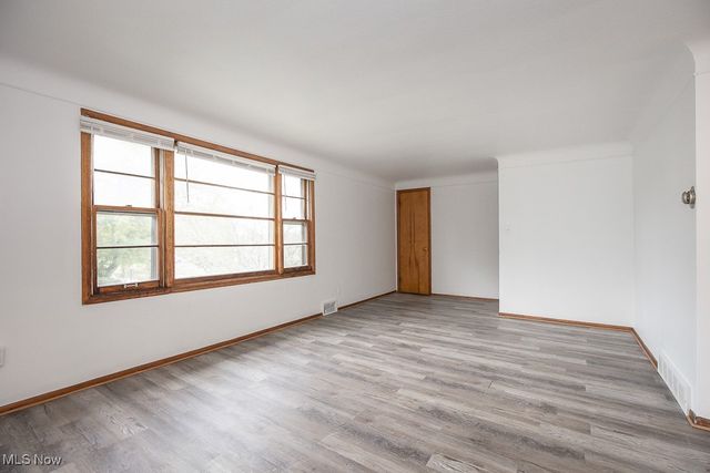 8027 Grand Division Avenue, Cleveland, OH 44125