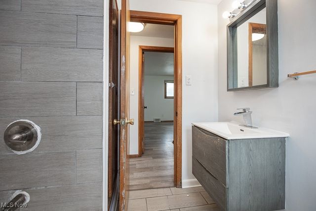 8027 Grand Division Avenue, Cleveland, OH 44125