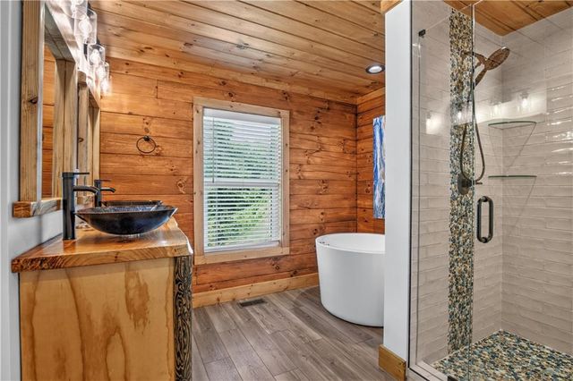 643 Woodstone Trail, Ellijay, GA 30540