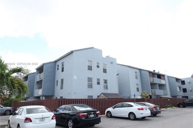 1725 W 60th St F330, Hialeah, FL 33012