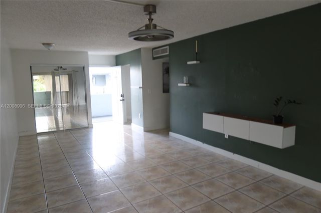 1725 W 60th St F330, Hialeah, FL 33012